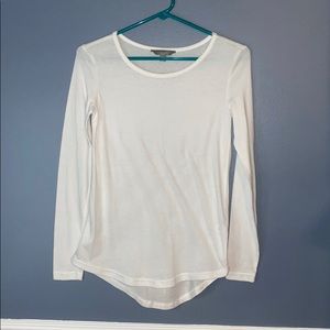 women’s white long sleeve tee